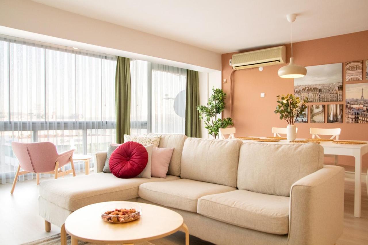 شقة Flat With Sea View Near Karsiyaka Coast إزمير المظهر الخارجي الصورة